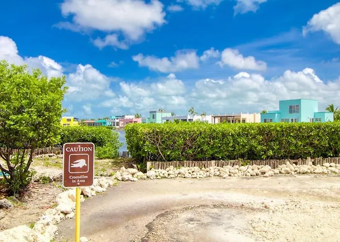 E303 Mara Laguna San Pedro (Ambergris Caye)